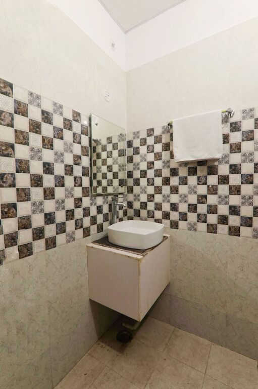 Лакхнау: Hotel Cristelia