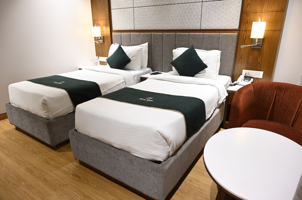 Праяградж: Hotel Rama Continental