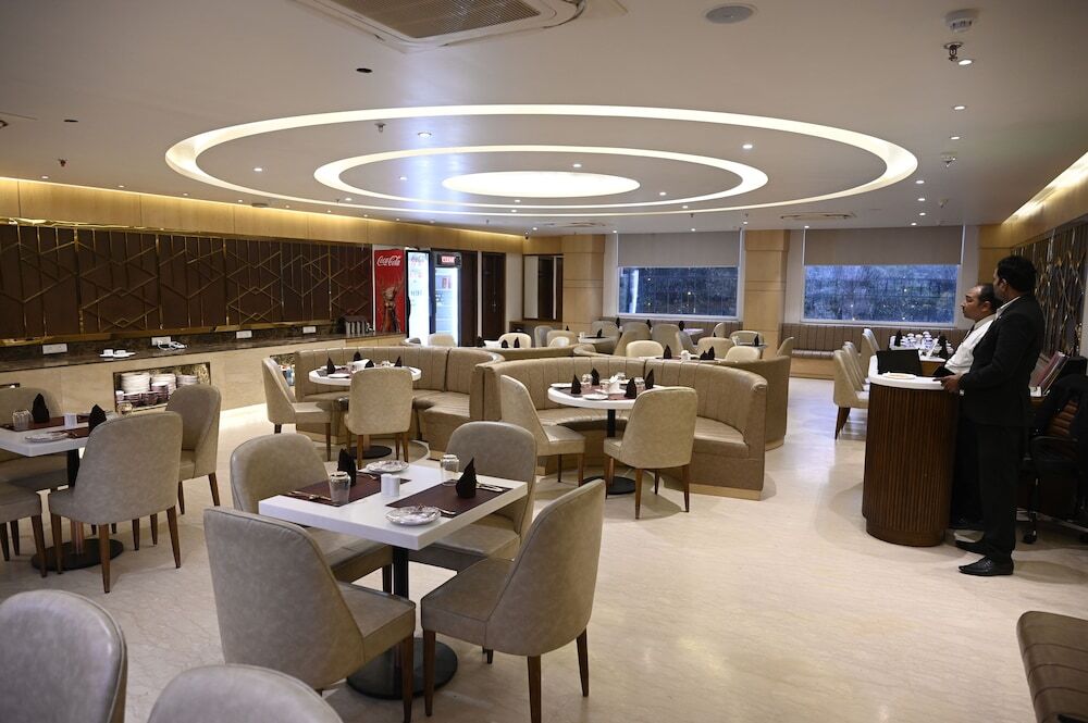 Праяградж: Hotel Rama Continental