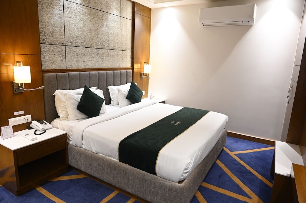 Праяградж: Hotel Rama Continental