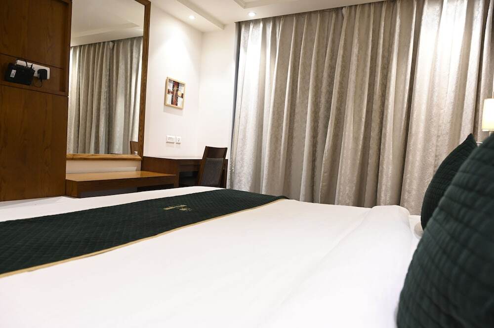 Праяградж: Hotel Rama Continental