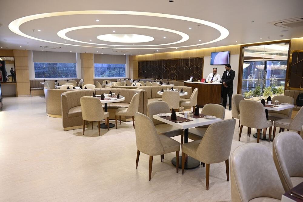 Праяградж: Hotel Rama Continental