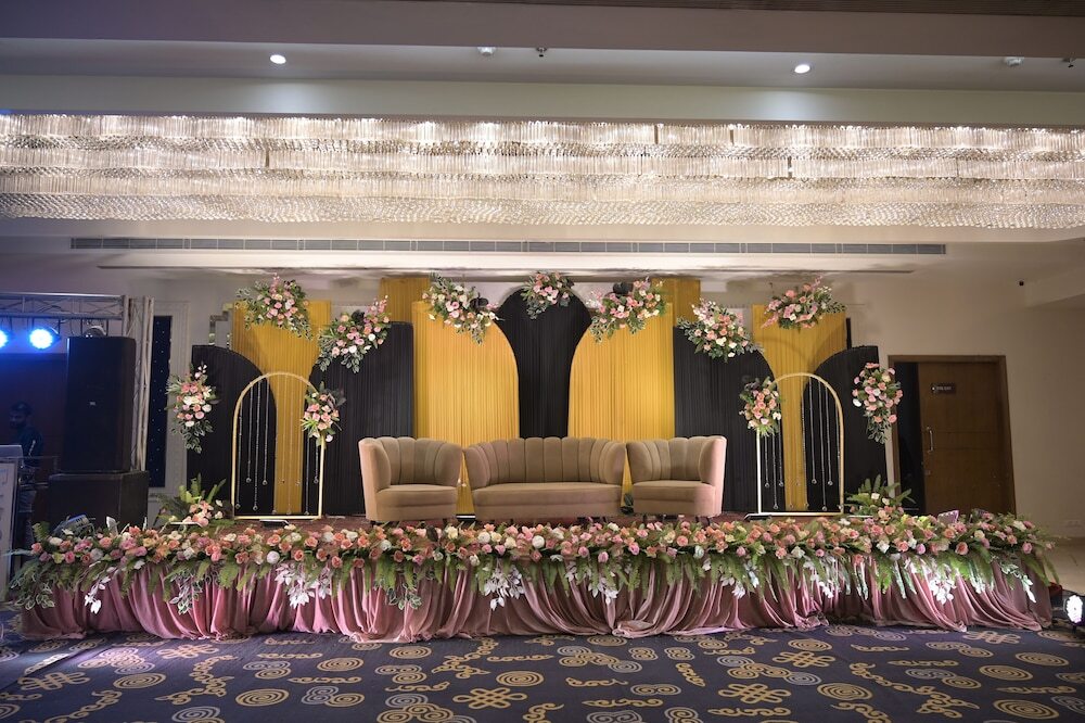 Праяградж: Hotel Rama Continental