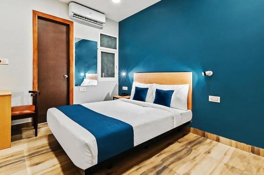Нью-Дели: Hotel Silver Saffron Peeragarhi