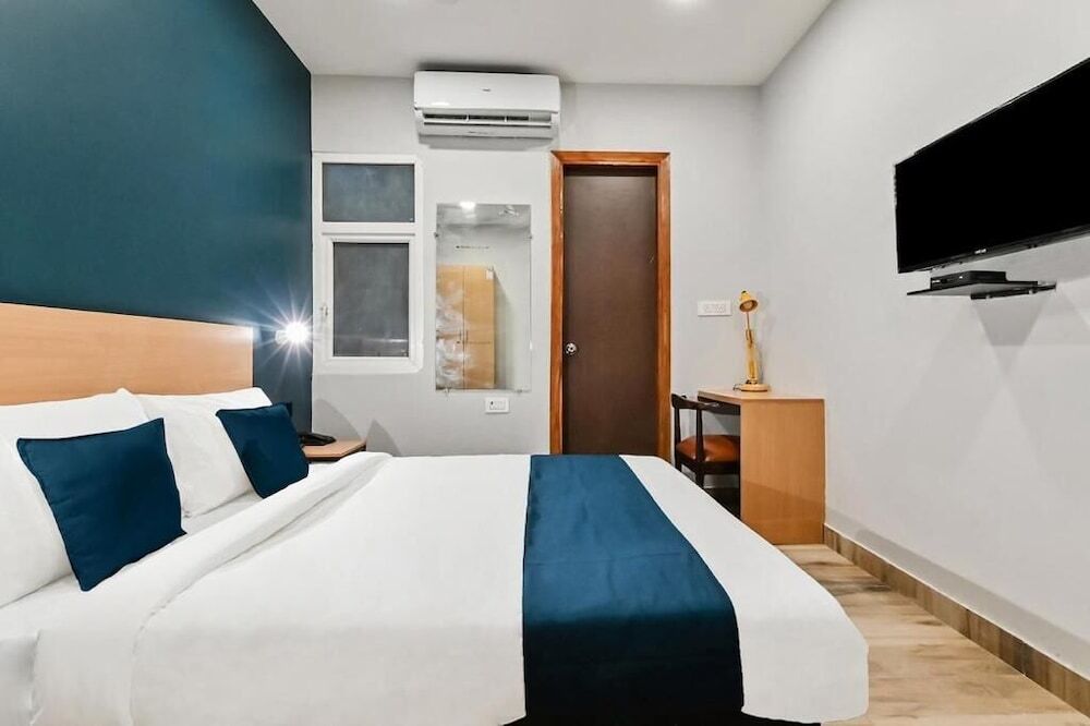 Нью-Дели: Hotel Silver Saffron Peeragarhi