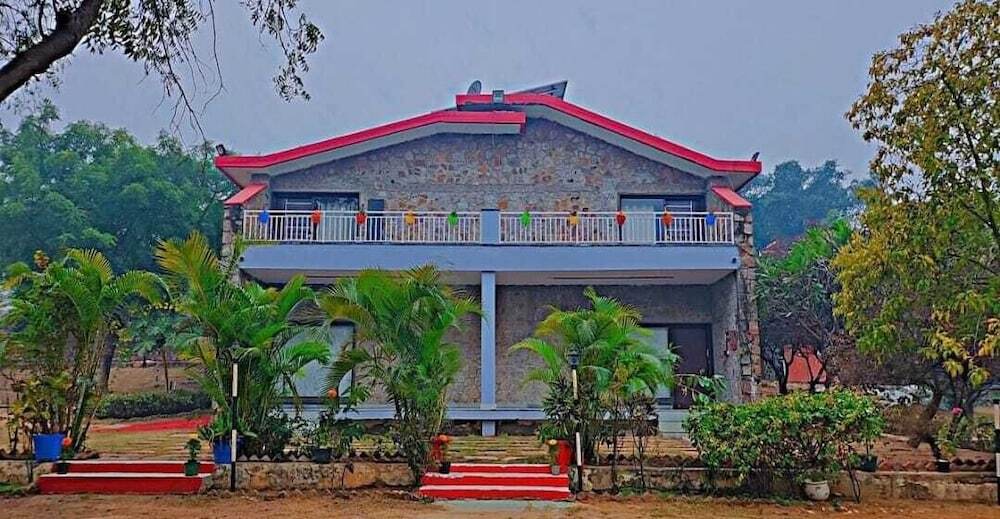 Гуруграм: Evergreen Resort & Farm Aravali