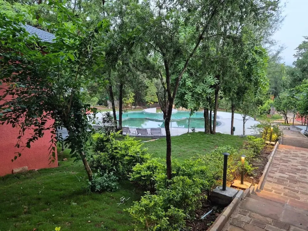 Пачмарай: Citrus Prime Hill Queen Resort