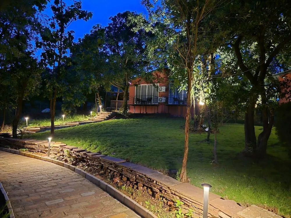 Пачмарай: Citrus Prime Hill Queen Resort