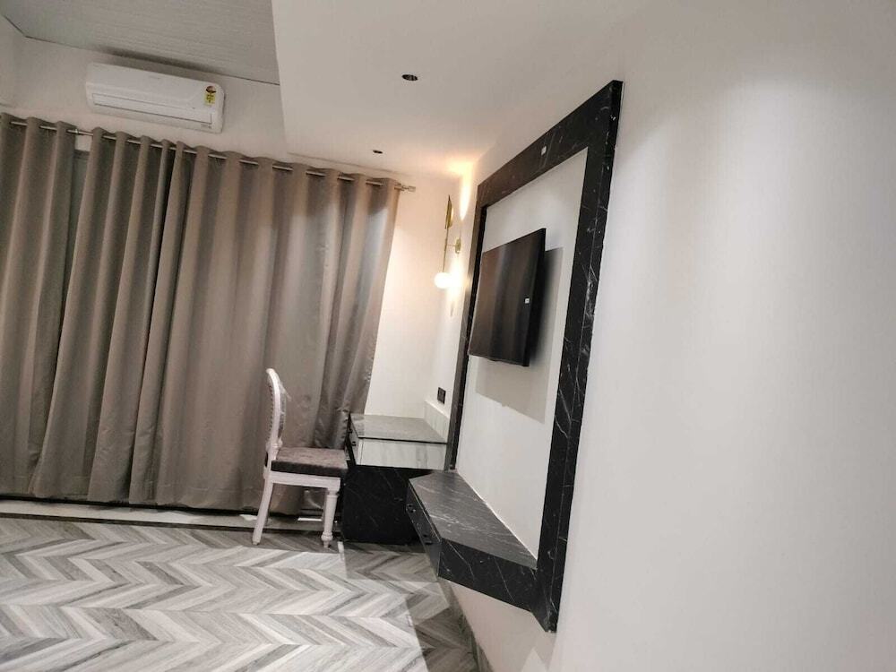Пачмарай: Citrus Prime Hill Queen Resort
