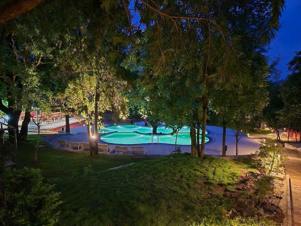Пачмарай: Citrus Prime Hill Queen Resort