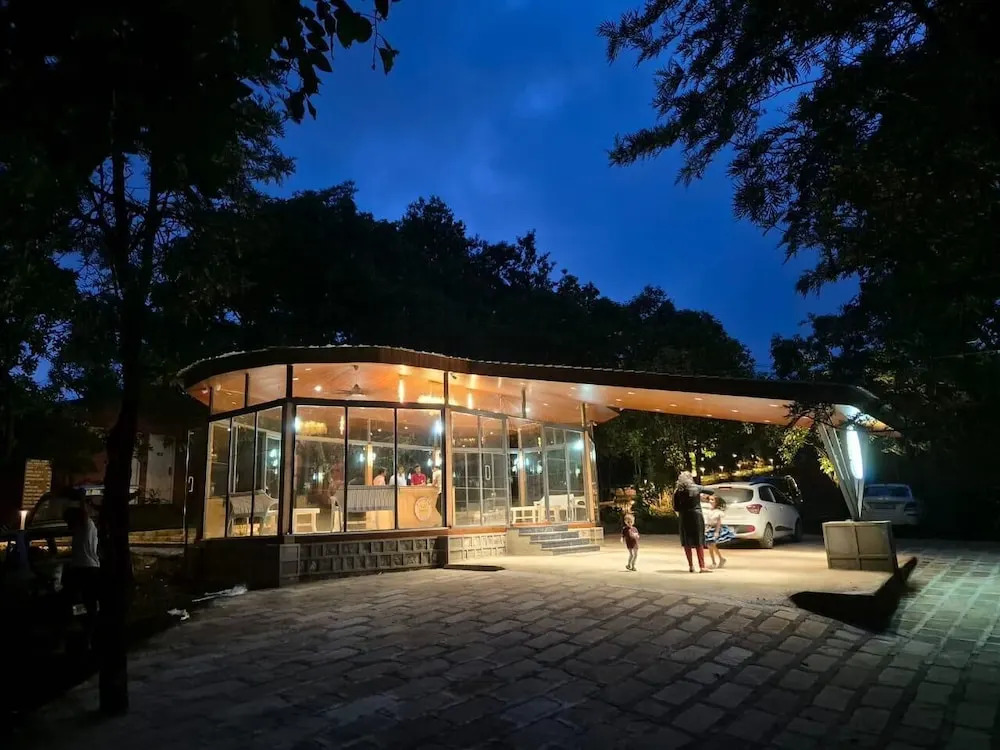 Пачмарай: Citrus Prime Hill Queen Resort