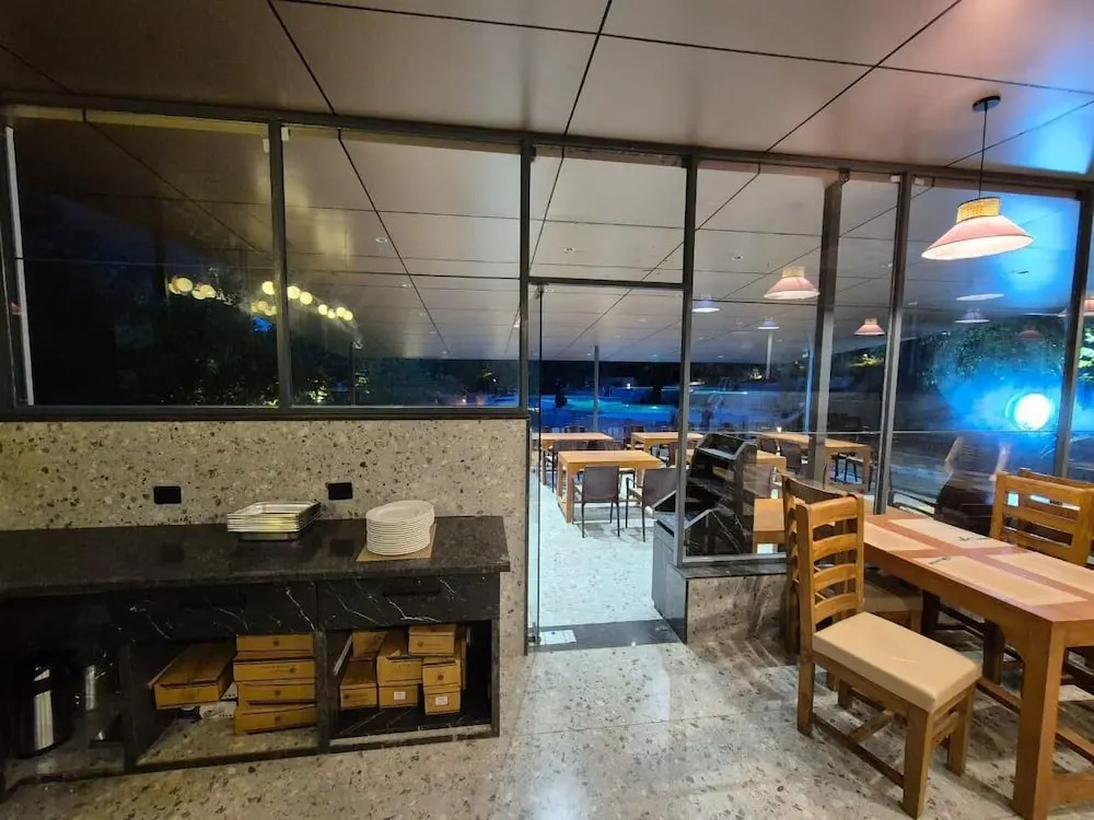 Пачмарай: Citrus Prime Hill Queen Resort