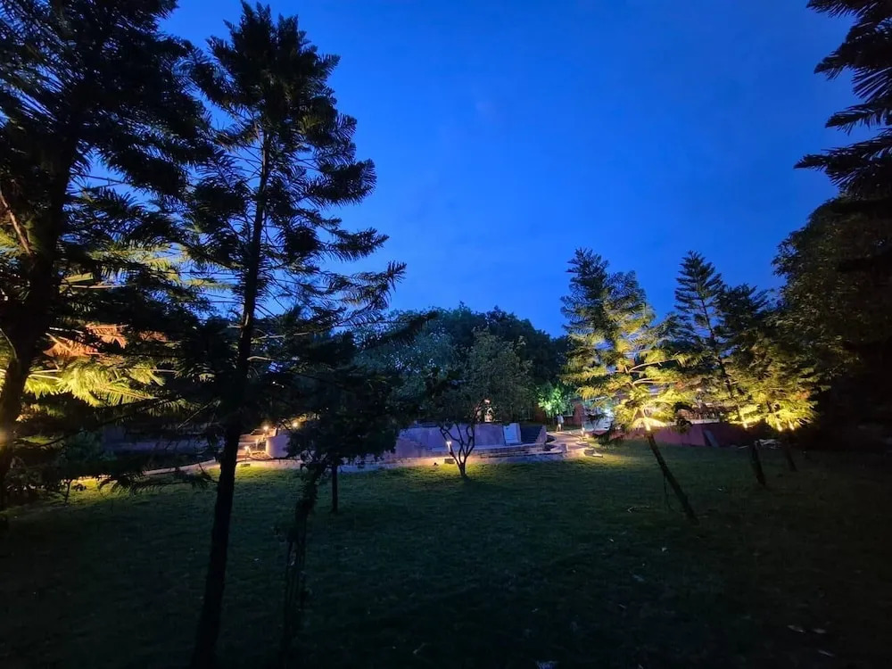 Пачмарай: Citrus Prime Hill Queen Resort