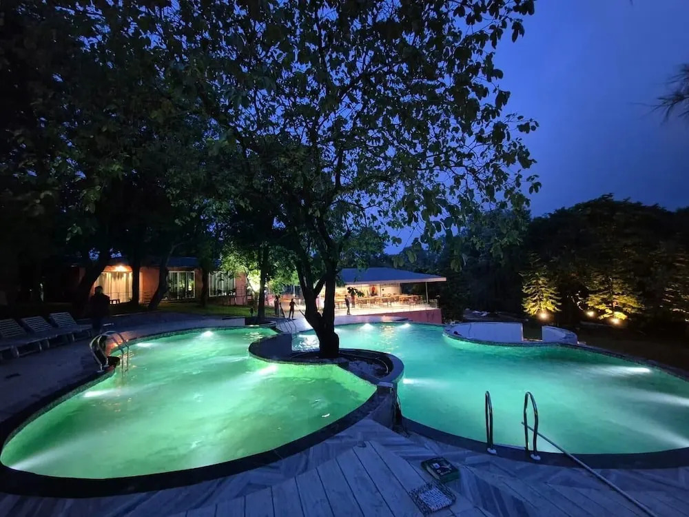 Пачмарай: Citrus Prime Hill Queen Resort