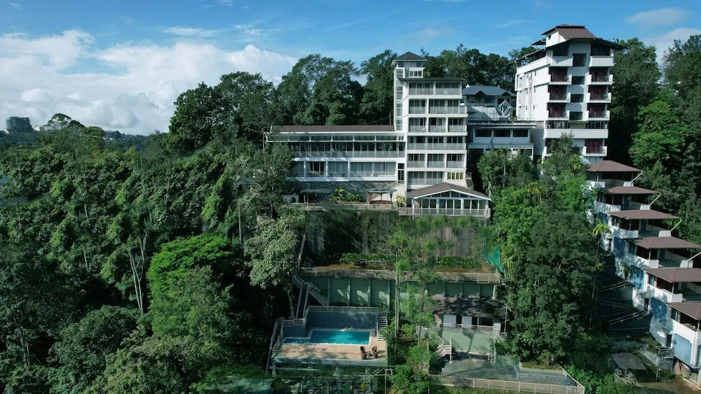 Муннар: British County Resort