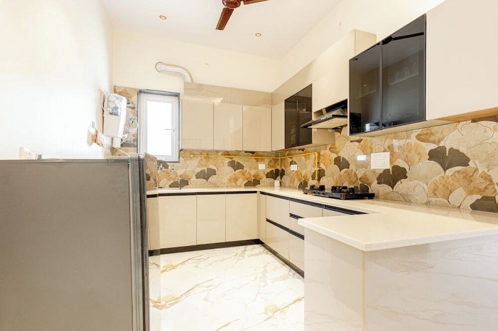 Большая Нойда: Lime Tree B&B Pari Chowk