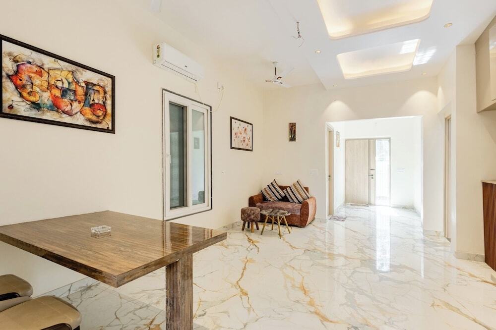 Большая Нойда: Lime Tree B&B Pari Chowk