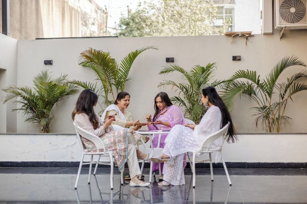Большая Нойда: Lime Tree B&B Pari Chowk