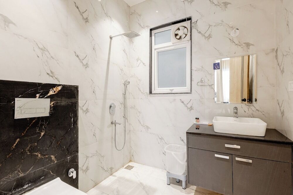 Большая Нойда: Lime Tree B&B Pari Chowk