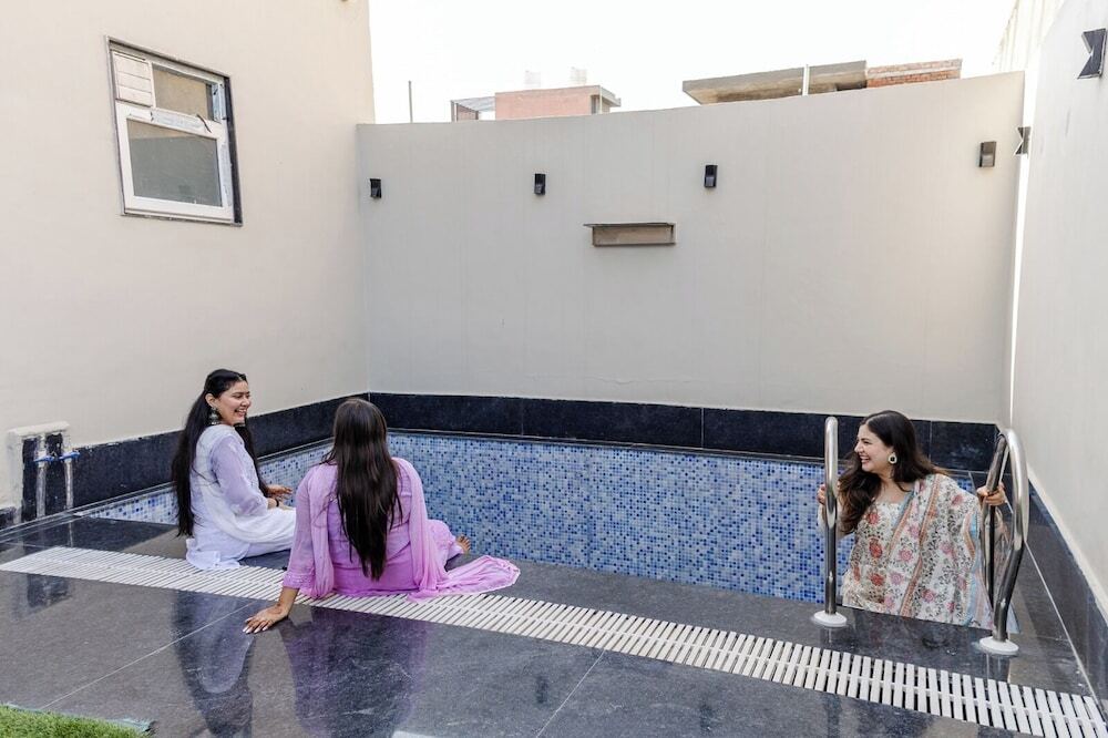Большая Нойда: Lime Tree B&B Pari Chowk