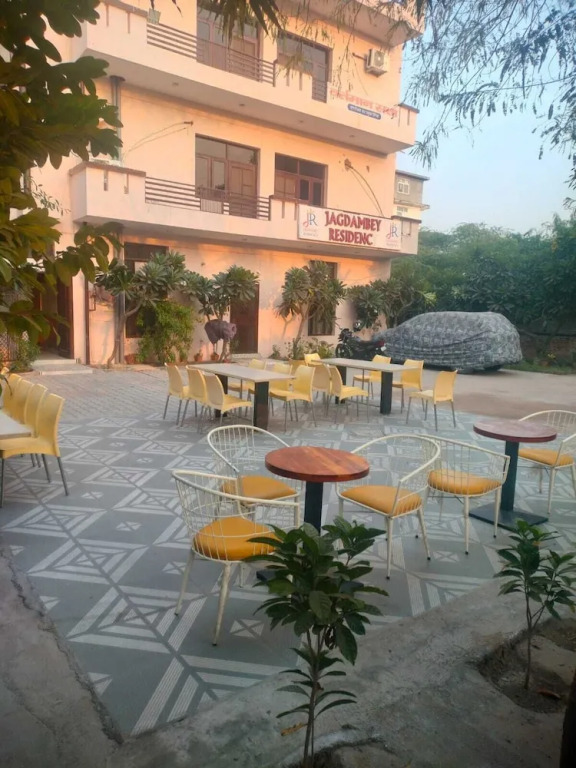 Большая Нойда: Hotel Jagdamby Residency