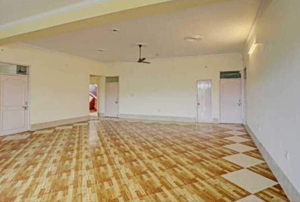 Большая Нойда: Hotel Jagdamby Residency