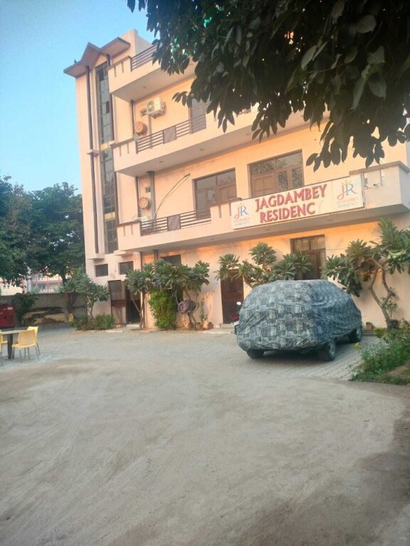 Большая Нойда: Hotel Jagdamby Residency