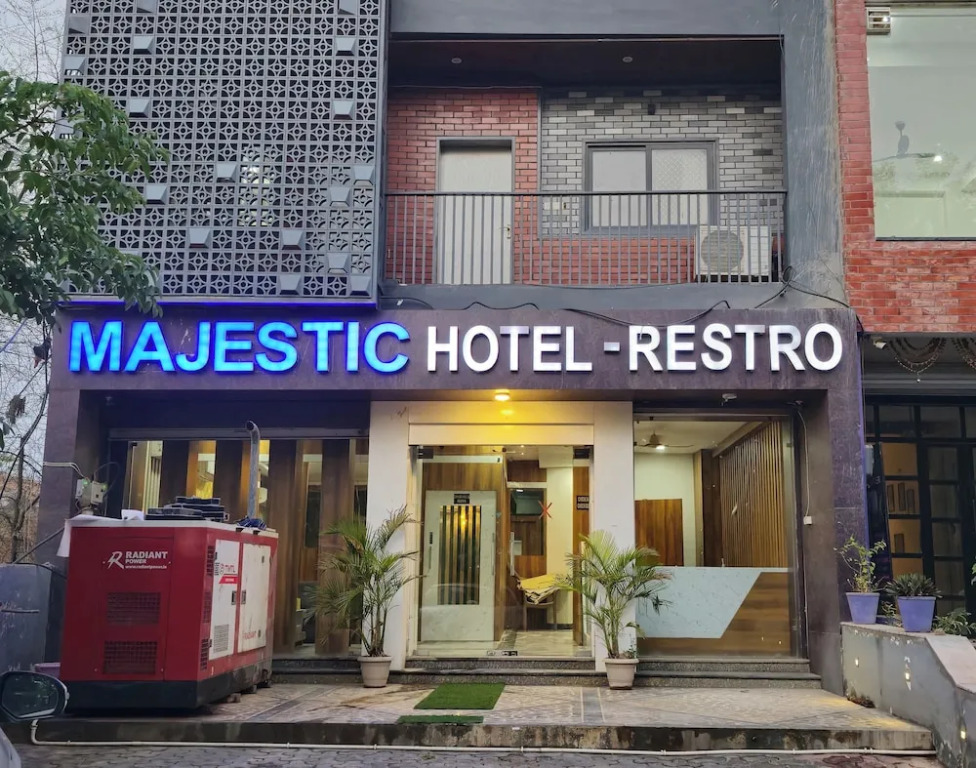 Удаипур: Majestic Hotel and Restro
