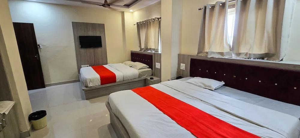 Удаипур: Majestic Hotel and Restro