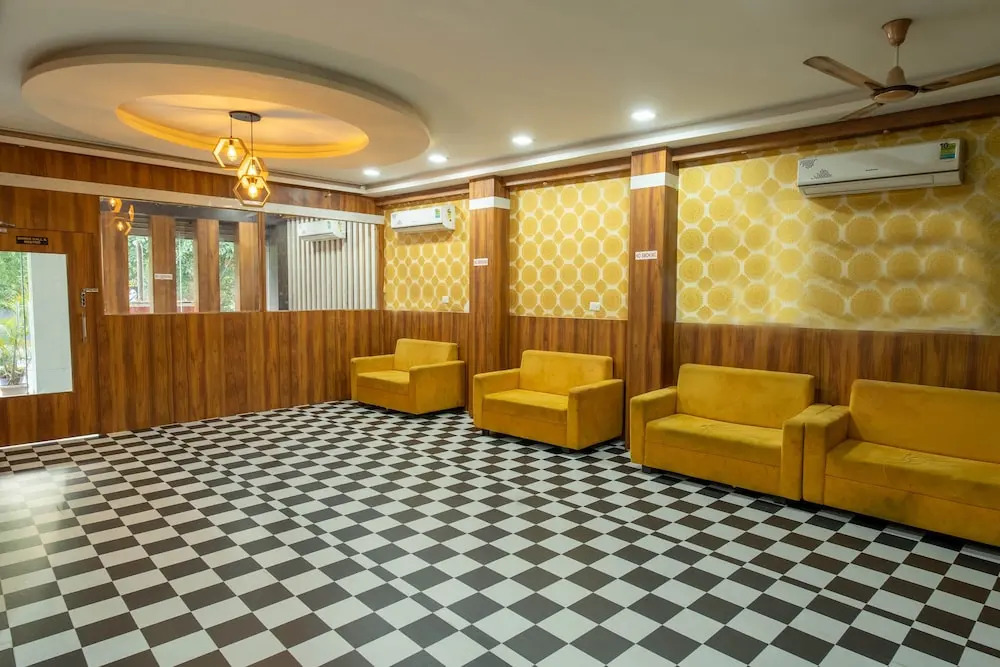 Удаипур: Majestic Hotel and Restro