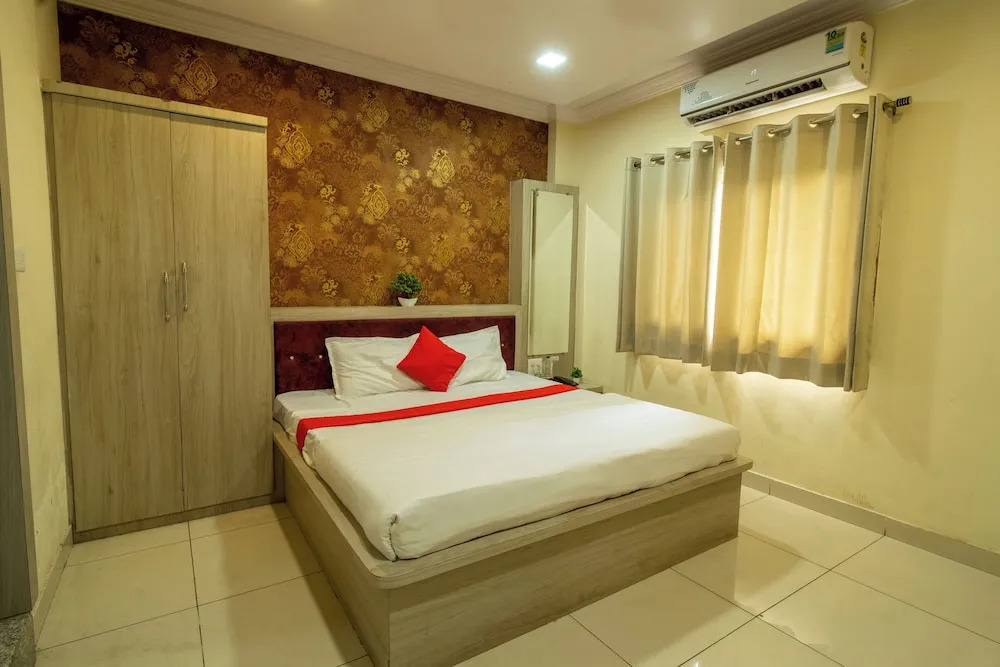 Удаипур: Majestic Hotel and Restro