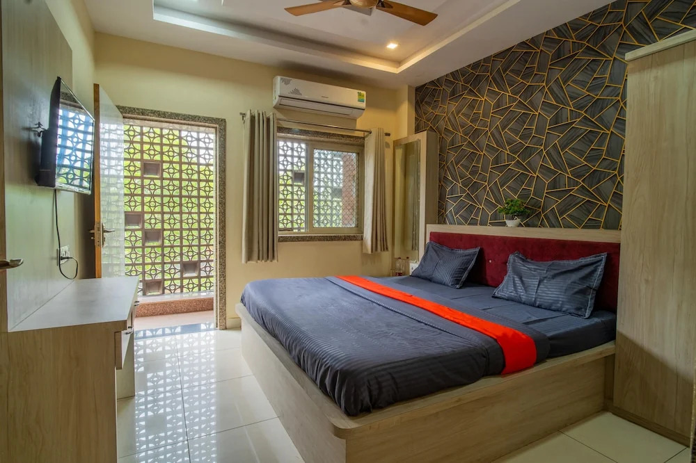 Удаипур: Majestic Hotel and Restro