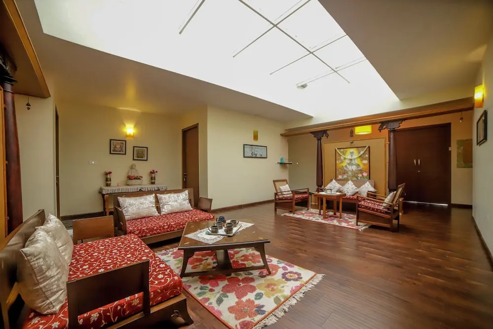 Ути: The Perfect Home Stay