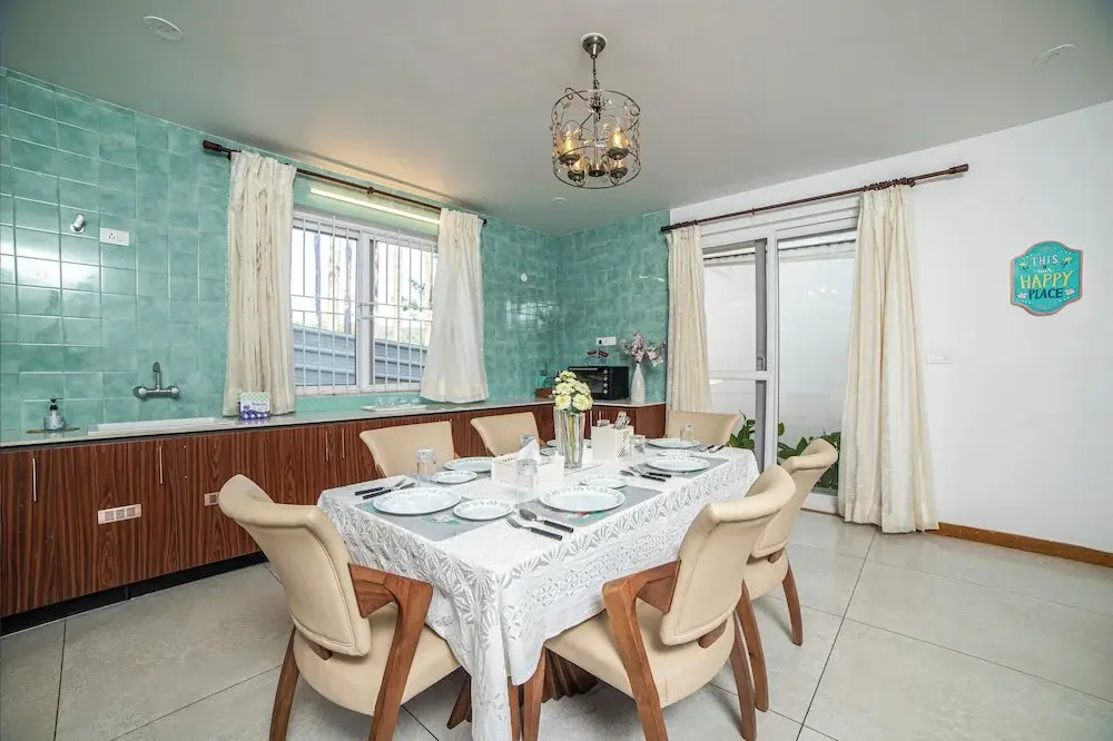 Ути: The Perfect Home Stay