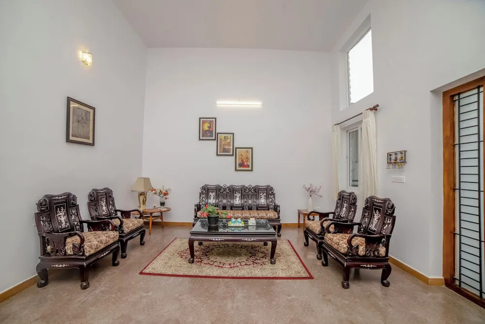 Ути: The Perfect Home Stay