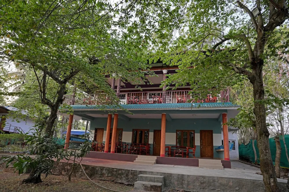 Ути: Hillside Spring Valley