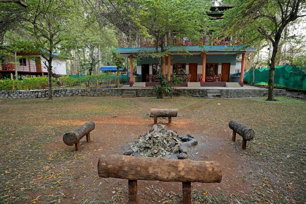 Ути: Hillside Spring Valley