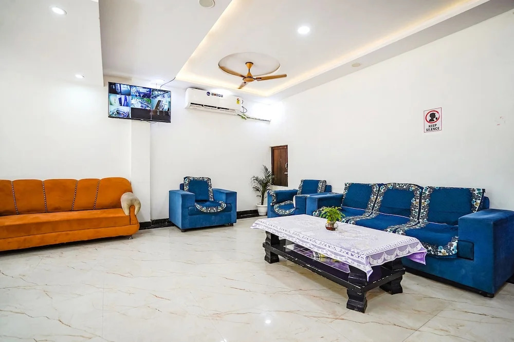 Агра: FabHotel Vishal Palace