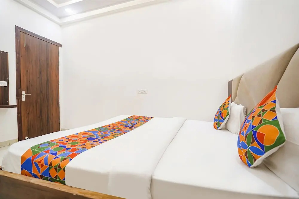 Агра: FabHotel Vishal Palace