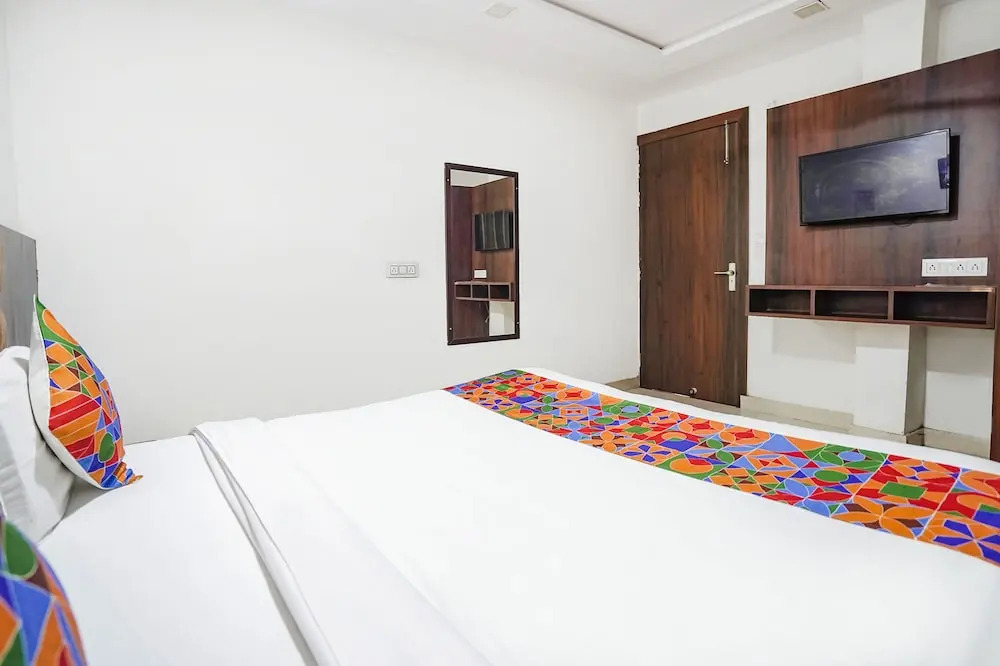 Агра: FabHotel Vishal Palace