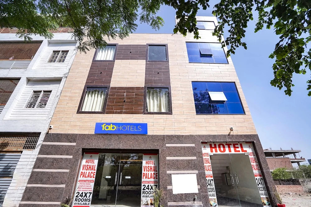Агра: FabHotel Vishal Palace