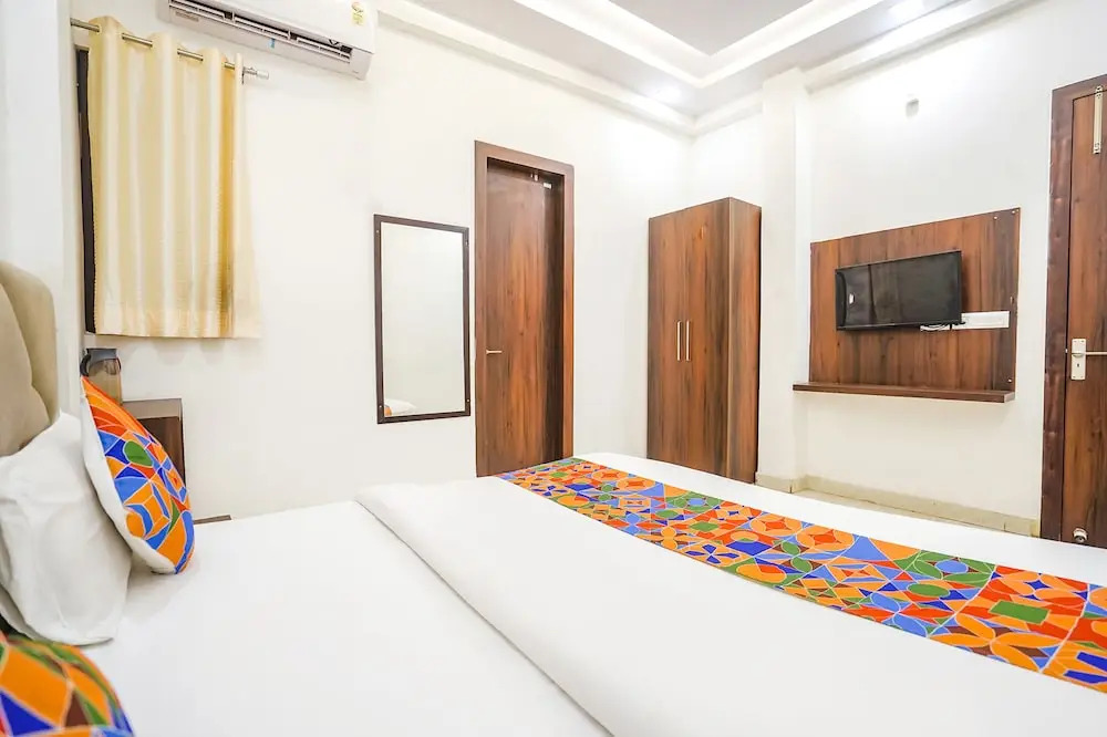 Агра: FabHotel Vishal Palace