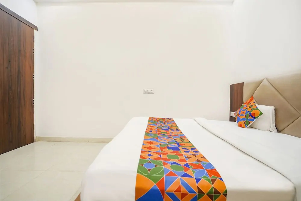 Агра: FabHotel Vishal Palace