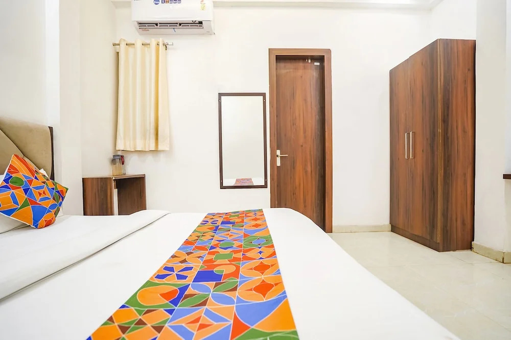 Агра: FabHotel Vishal Palace