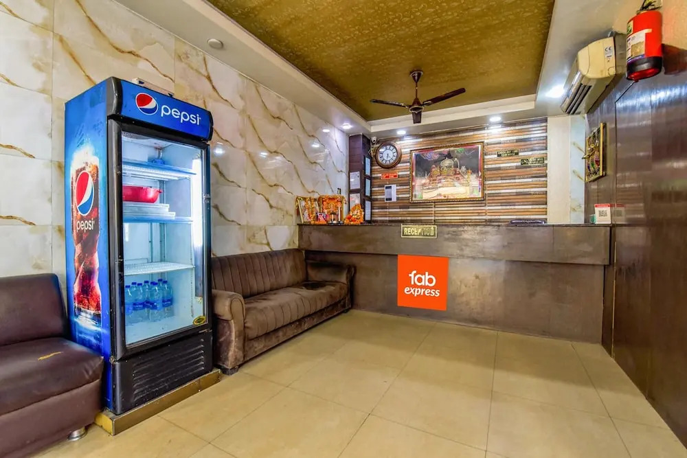 Варанаси: FabHotel Corporate