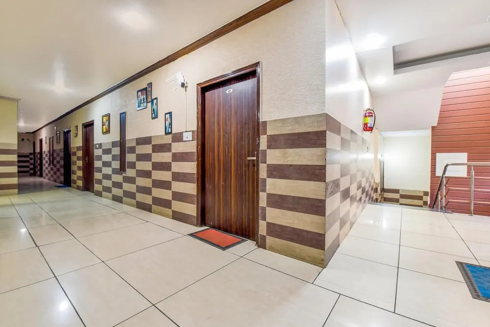 Варанаси: FabHotel Corporate