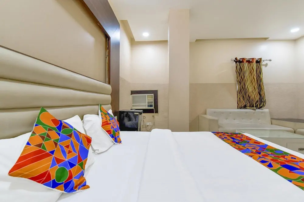 Варанаси: FabHotel Corporate