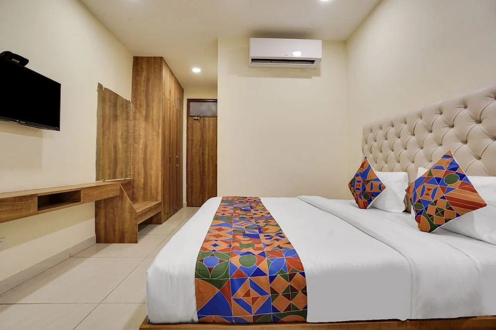 Большая Нойда: FabHotel Prime Royals Orchard