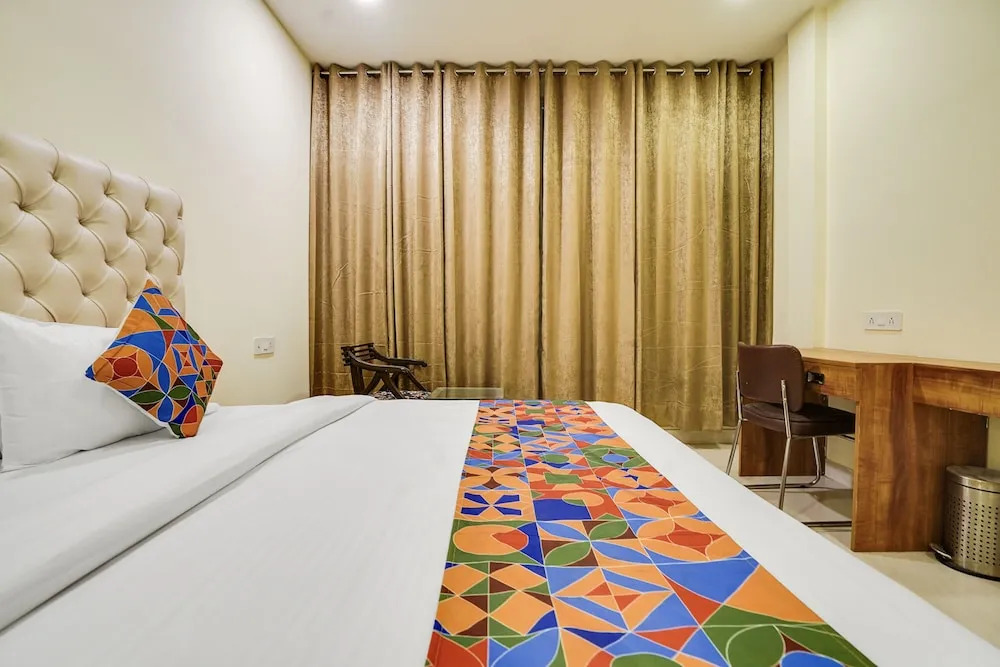 Большая Нойда: FabHotel Prime Royals Orchard
