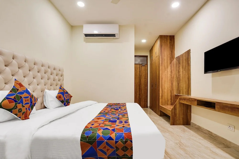 Большая Нойда: FabHotel Prime Royals Orchard